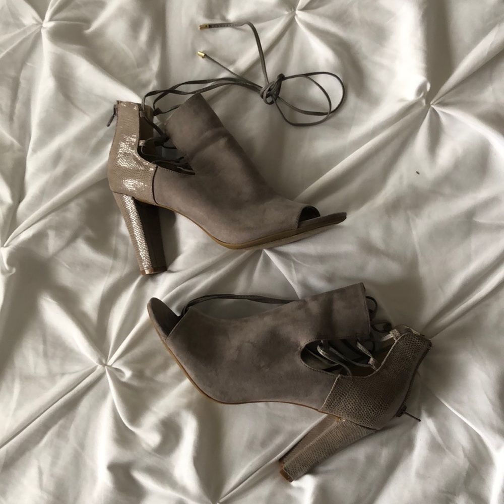 Open toe heels🍑